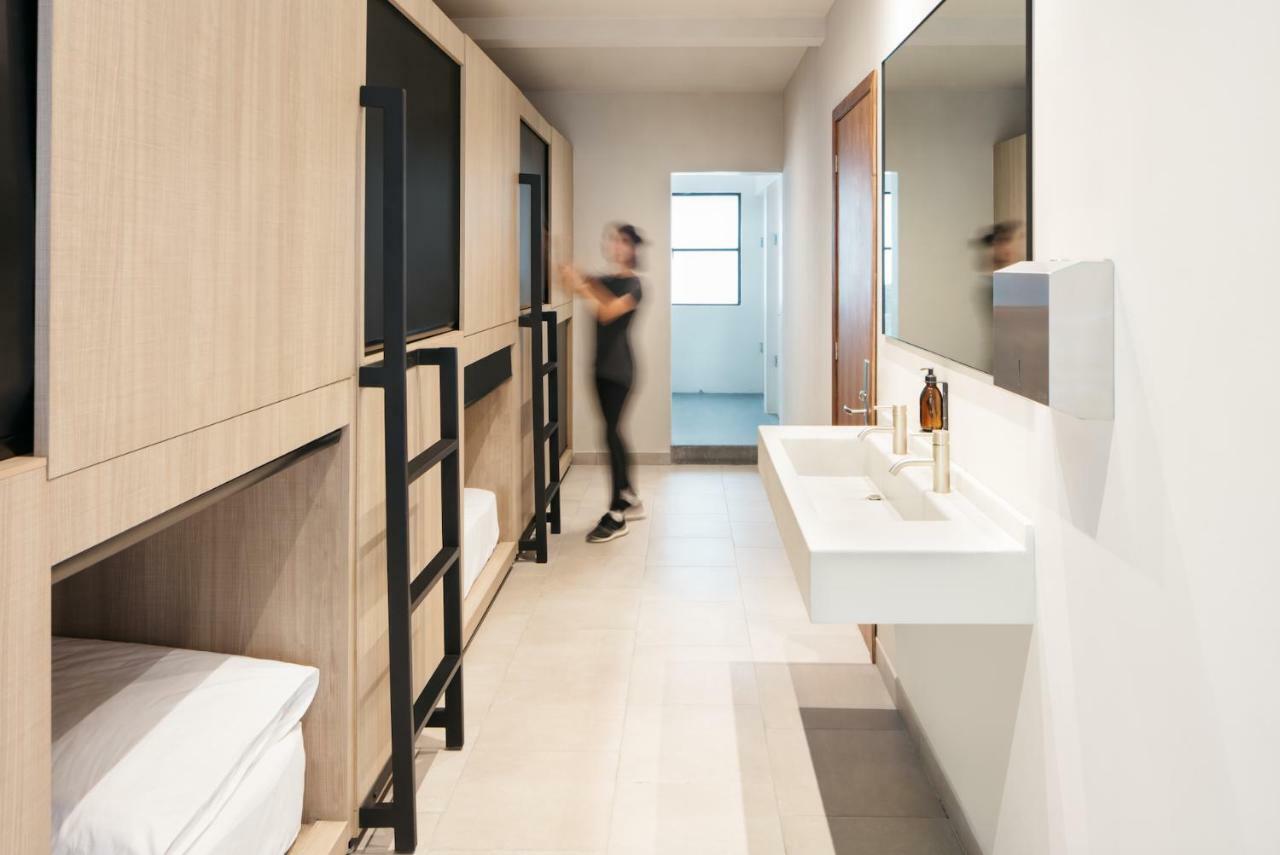 Eenpersoonsbed in een Gemengde Slaapzaal met 6 Bedden